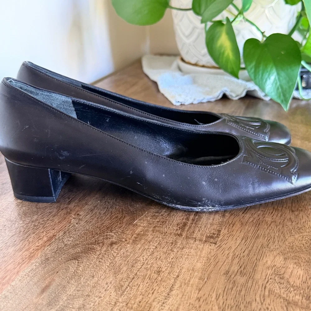 Salvatore Ferragamo Boutique Dalan Pumps Black Leather‎ Gancini Block Heel 8AA